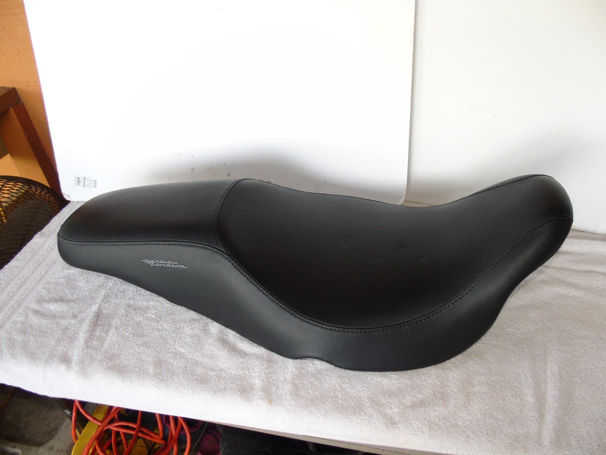 Harley-Davidson Leather Badlander Seat Fits 2008 &Later Touring Models #52000257