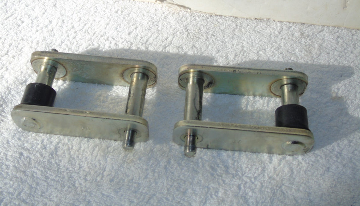 Kawasaki Mule KAF620 Rear Leaf Spring Rod Shackle Bracket Set OEM# 46102-1338