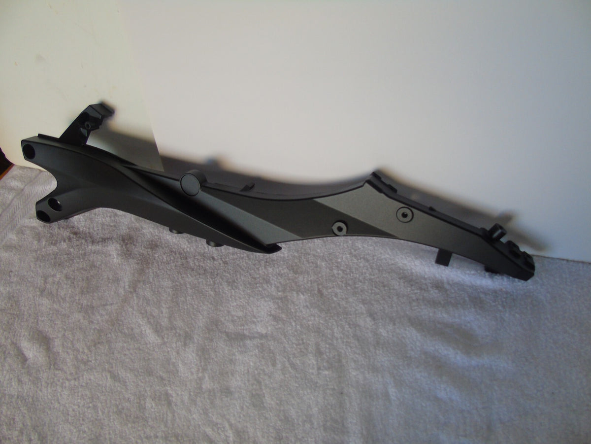 Suzuki GSXR600 GSXR 750 LH Rear Frame Seat Rail New OEM # 41221-37H00-YUG