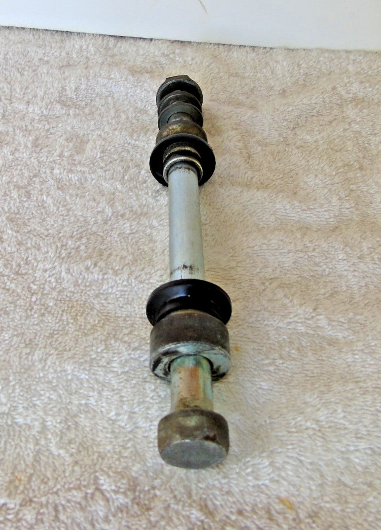 Yamaha XT 225 Front Wheel Axle Wheel Caps & Nut OEM# 4JG-25181-00-00